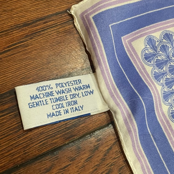 VTG Gloria Vanderbilt Glorious Scarf Blue & Lavender Purple 30x31" Made in Italy - Picture 5 of 5